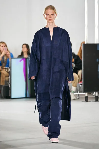 Look 7
